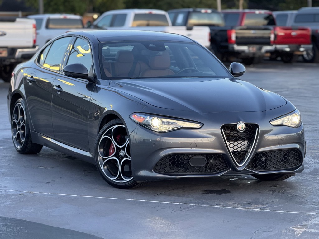 2022 Alfa Romeo Giulia Image 3