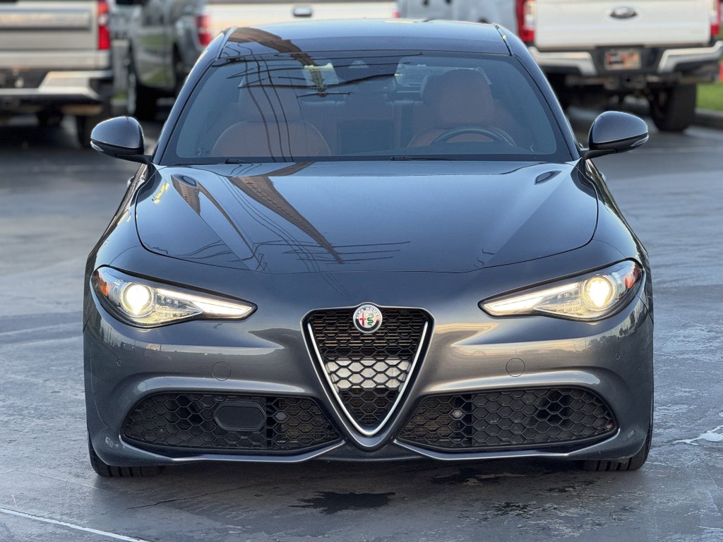 2022 Alfa Romeo Giulia Image 7