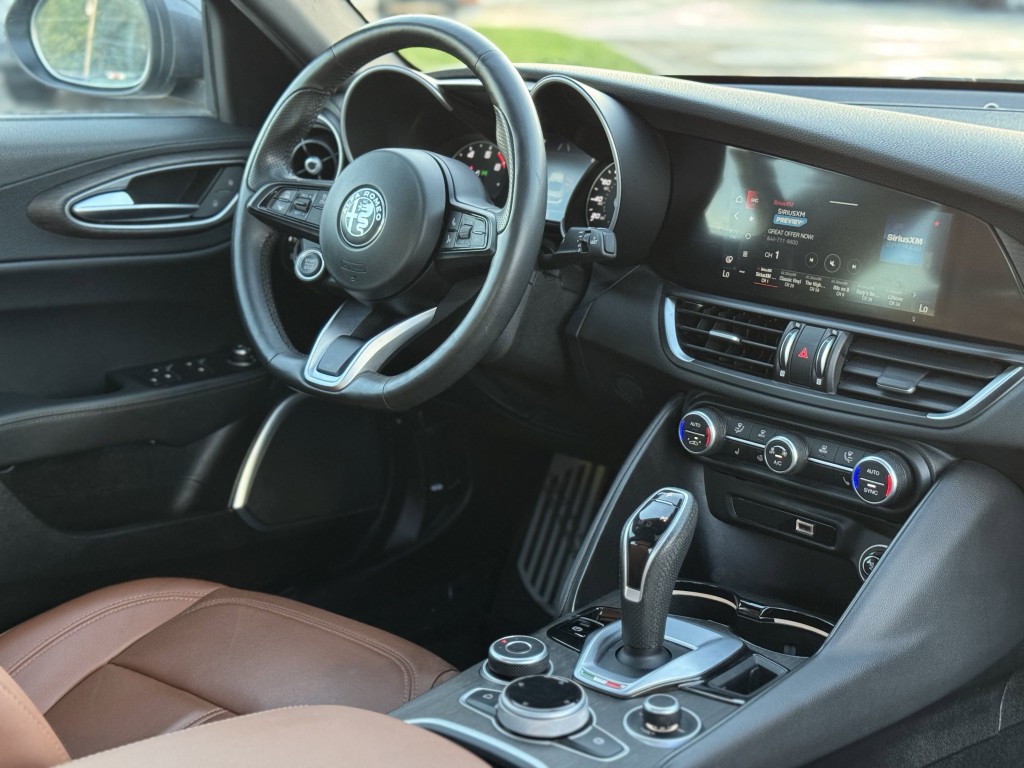 2022 Alfa Romeo Giulia Image 15