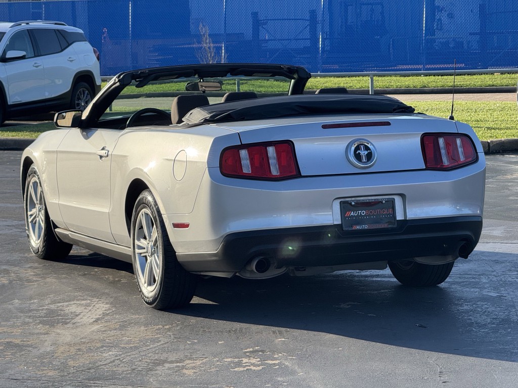 2012 Ford Mustang Image 9