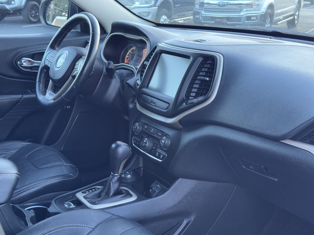 2015 Jeep Cherokee Image 13