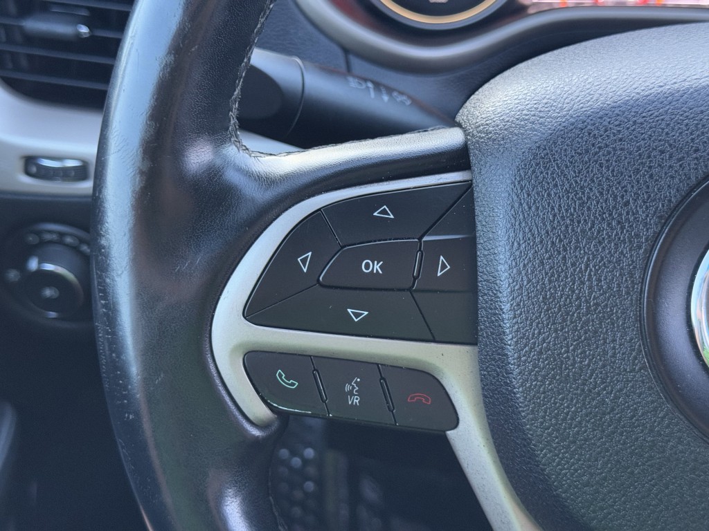 2015 Jeep Cherokee Image 16