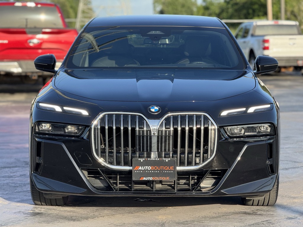 2025 BMW 7 Series Image 9