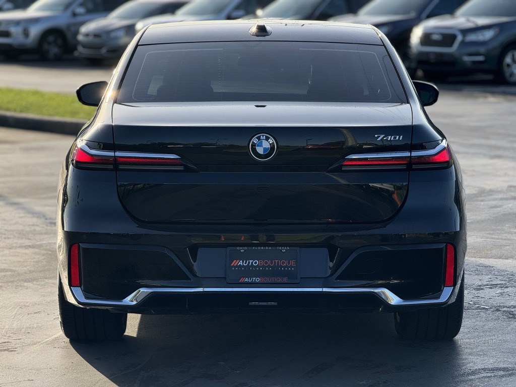 2025 BMW 7 Series Image 10