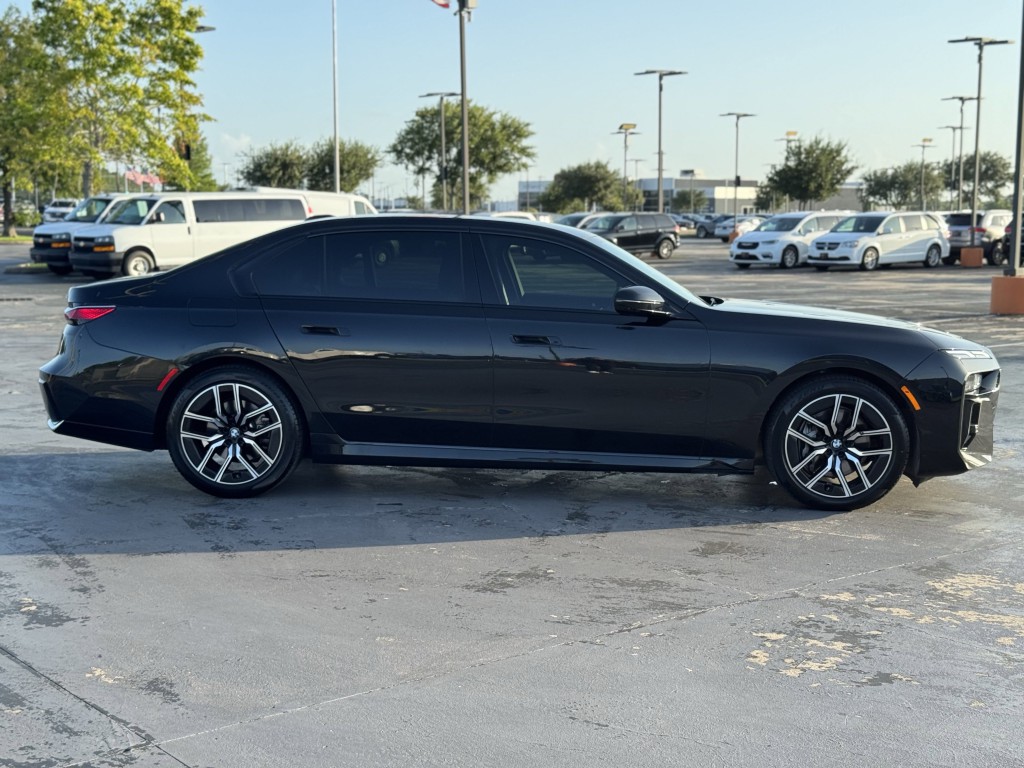 2025 BMW 7 Series Image 15
