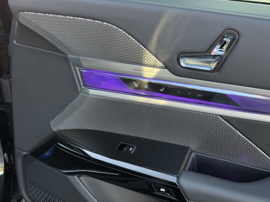 2025 BMW 7 Series Image 35