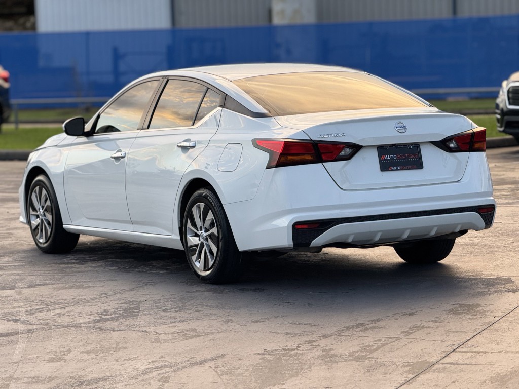 2021 Nissan Altima Image 8