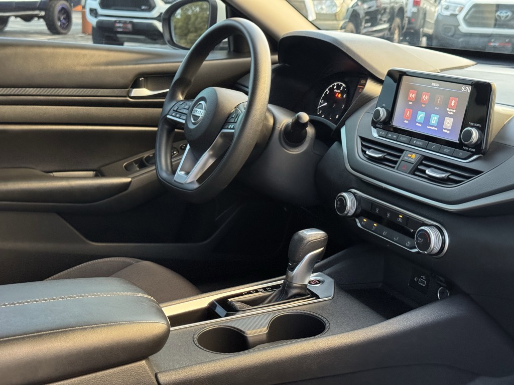 2021 Nissan Altima Image 13