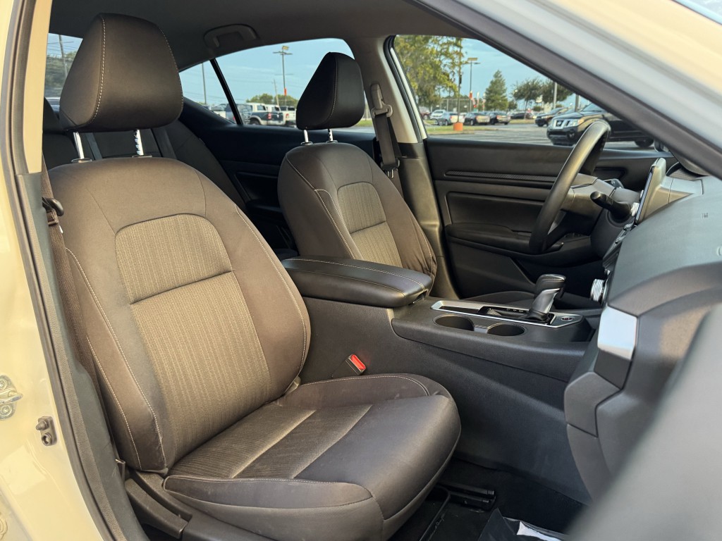 2021 Nissan Altima Image 22
