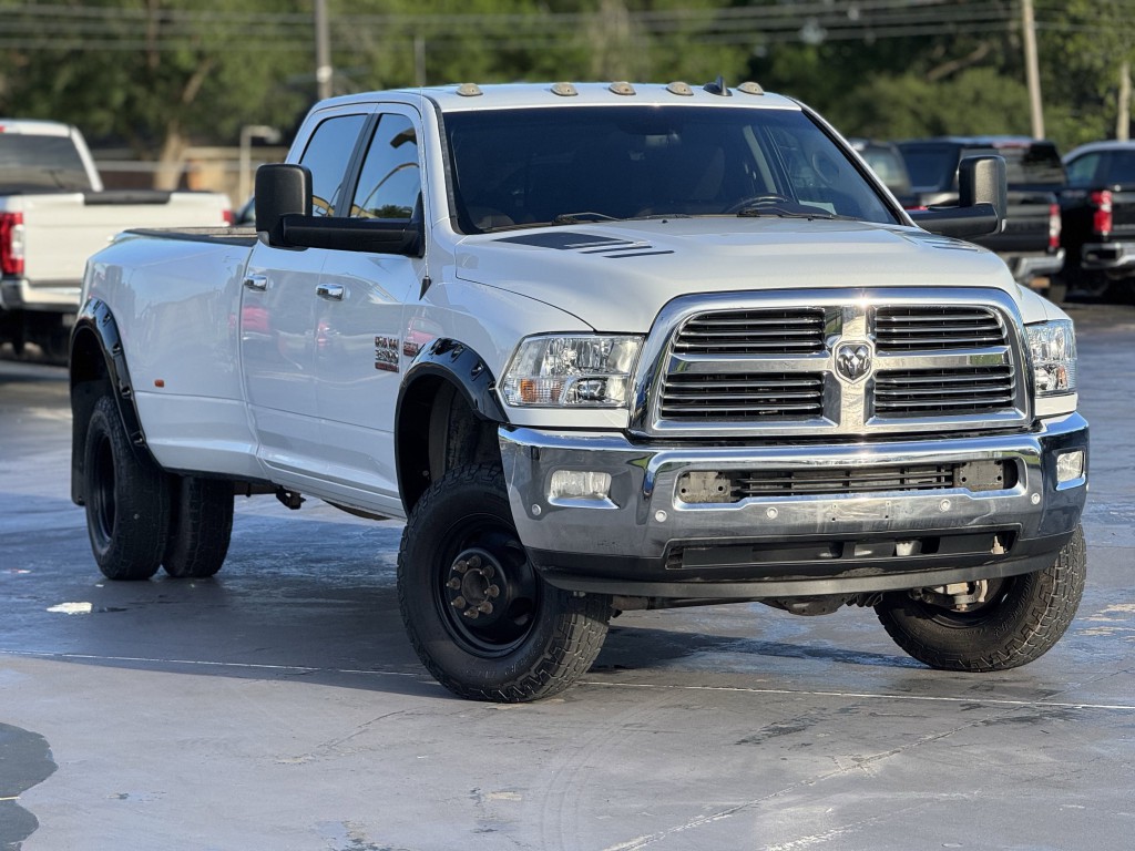 2017 RAM 3500 Image 3