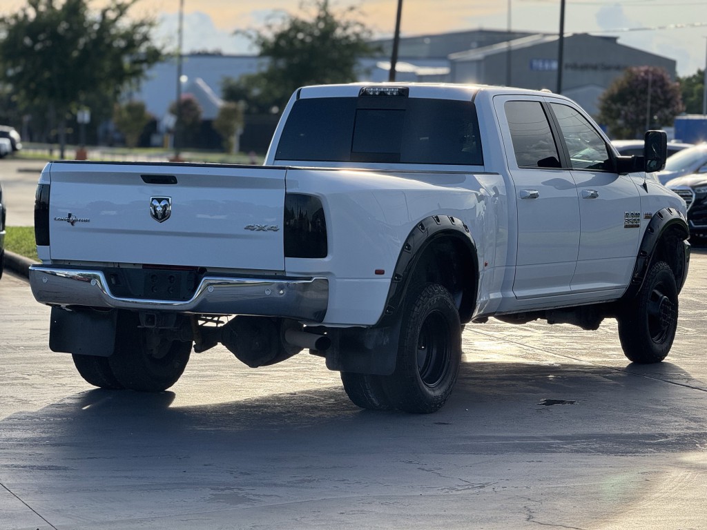 2017 RAM 3500 Image 9