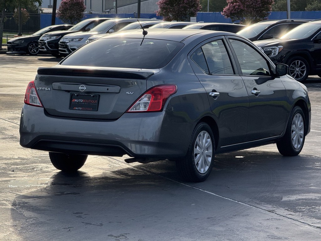 2019 Nissan Versa Image 8