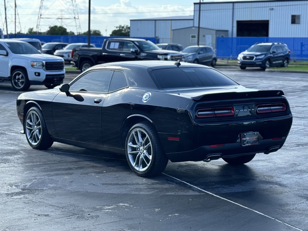 2021 Dodge Challenger Image 9