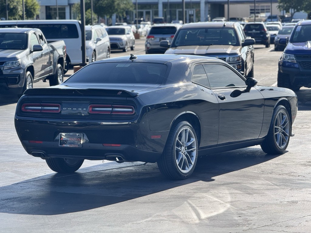 2021 Dodge Challenger Image 10