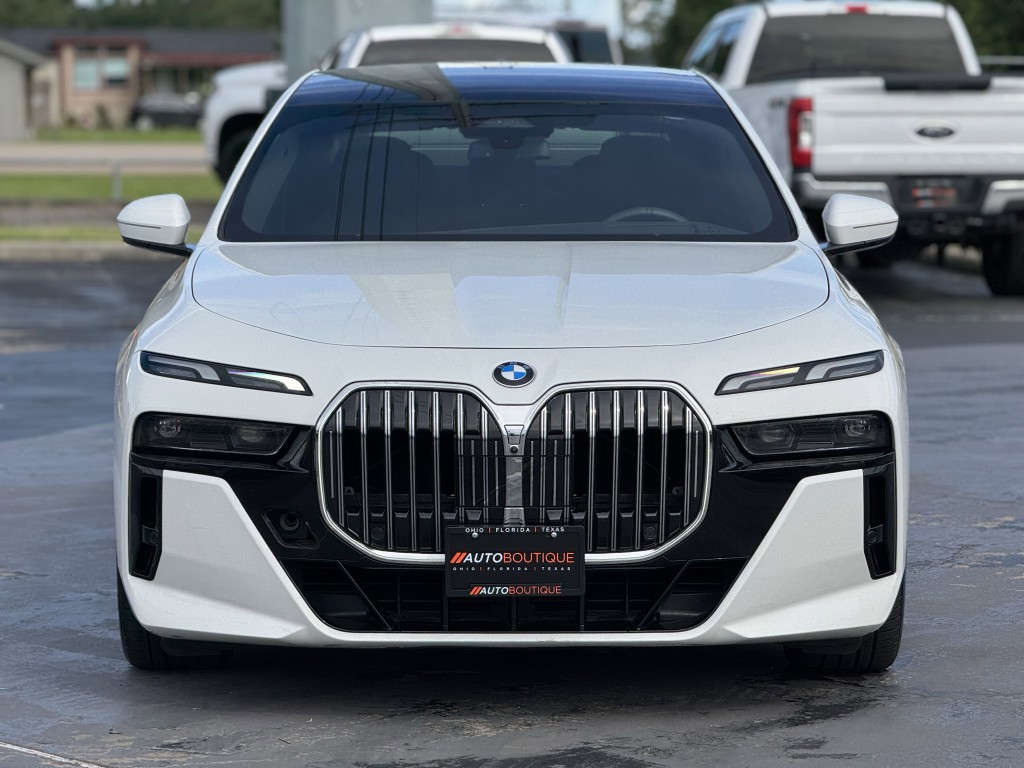 2025 BMW 7 Series Image 9
