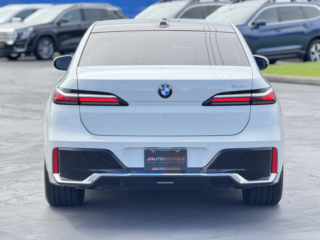 2025 BMW 7 Series Image 10