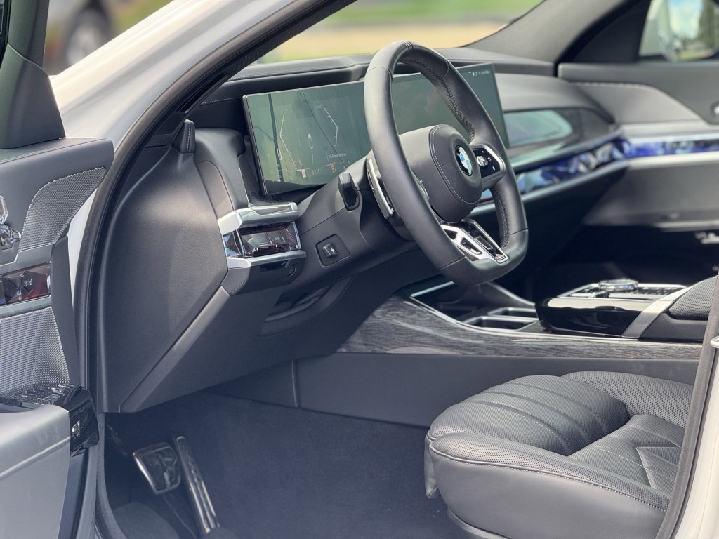 2025 BMW 7 Series Image 16