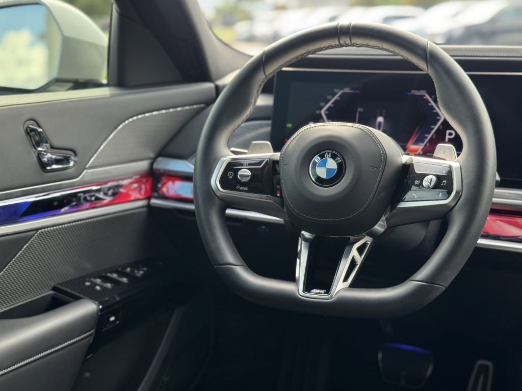 2025 BMW 7 Series Image 19