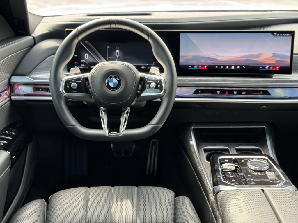 2025 BMW 7 Series Image 21