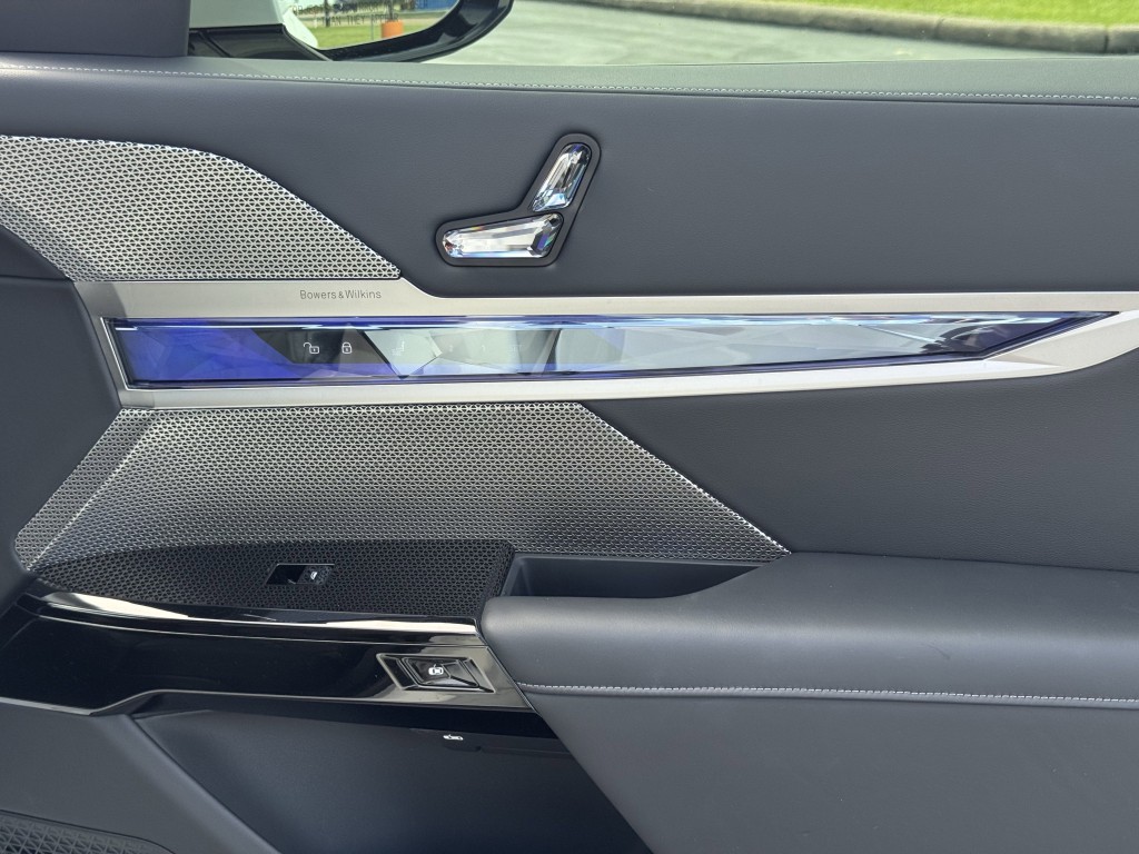 2025 BMW 7 Series Image 35