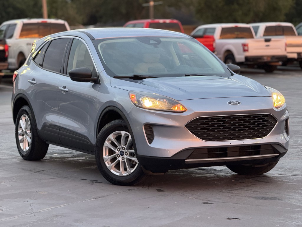 2022 Ford Escape Image 3