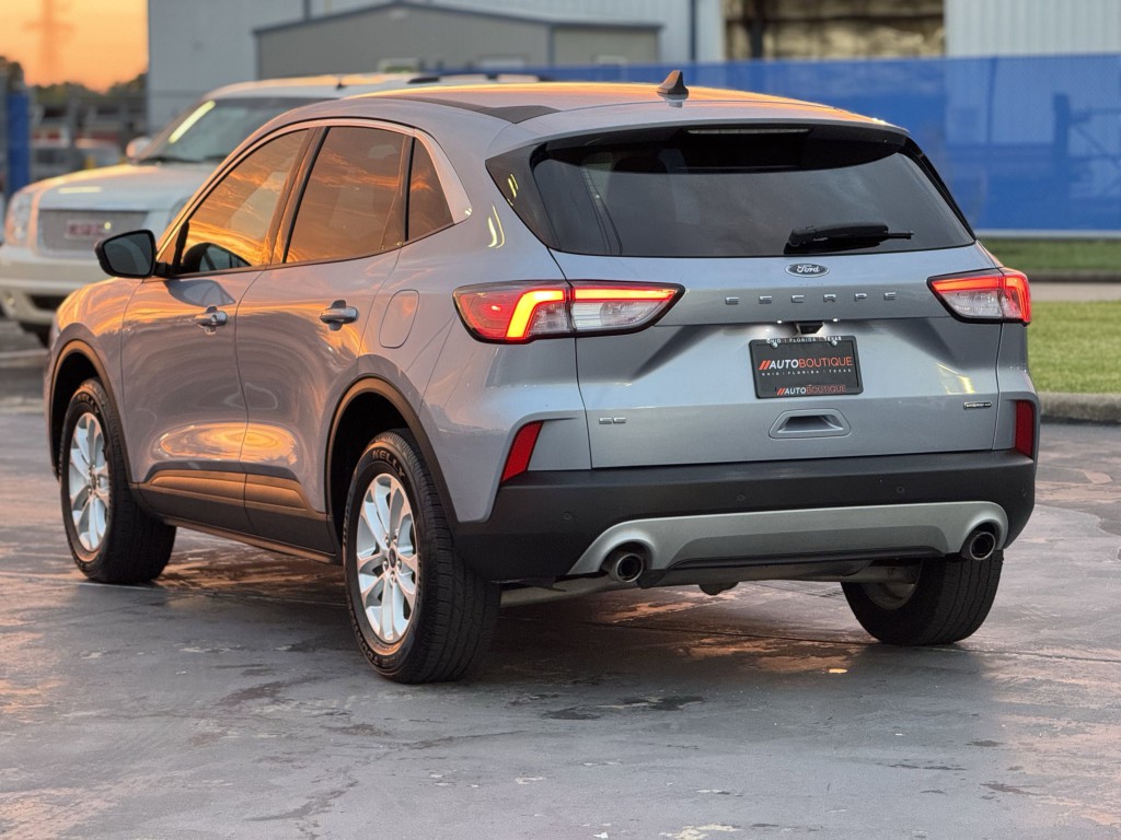 2022 Ford Escape Image 8