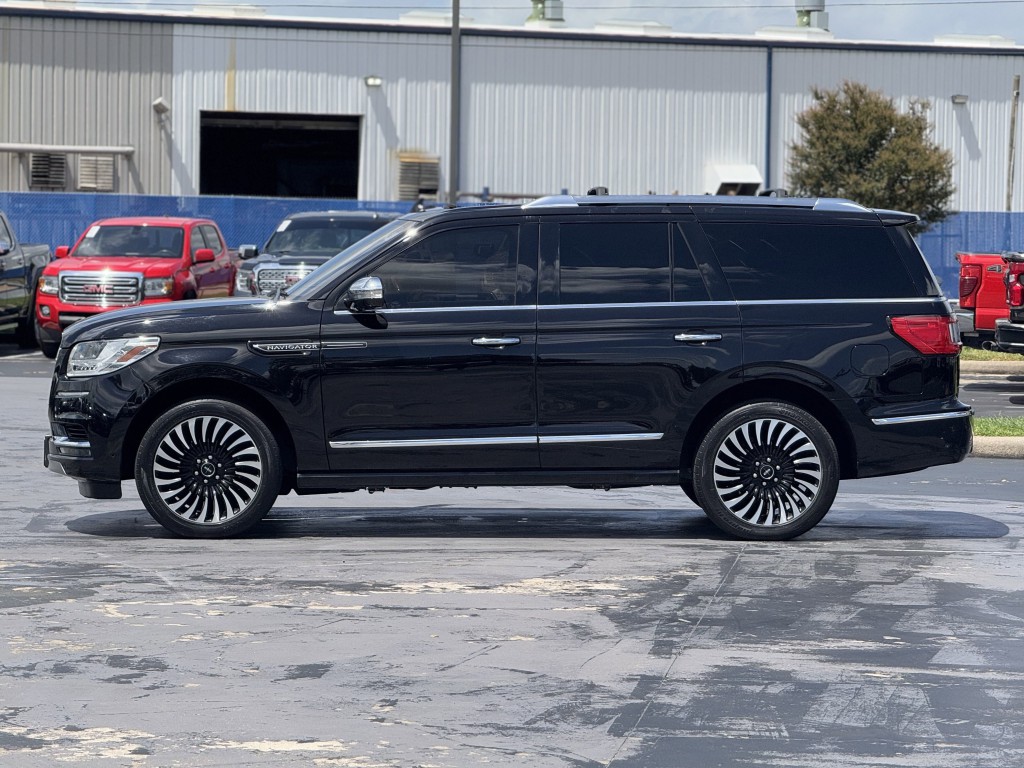 2019 Lincoln Navigator Image 8