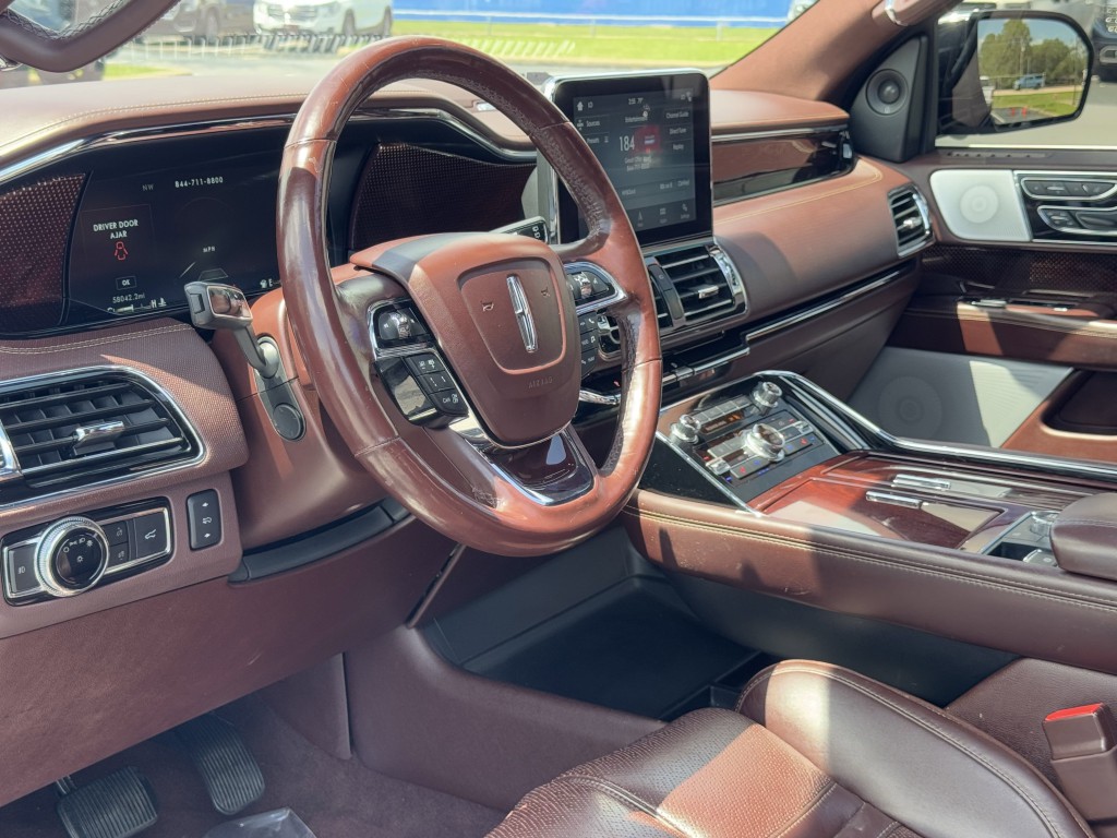 2019 Lincoln Navigator Image 13