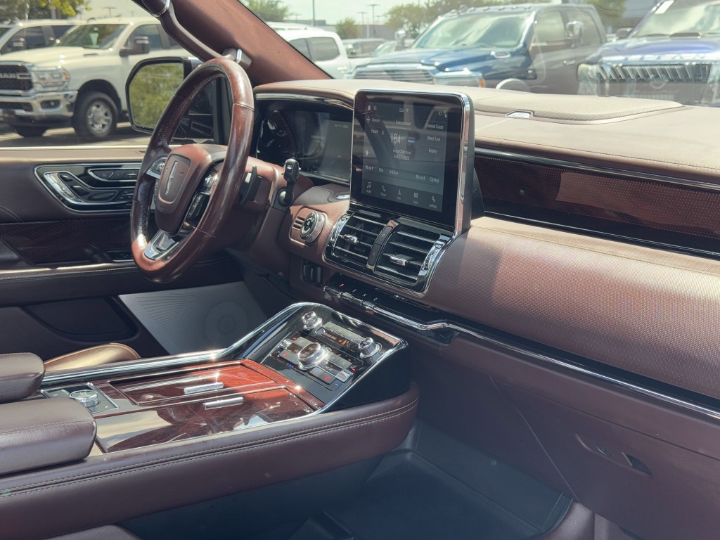 2019 Lincoln Navigator Image 14