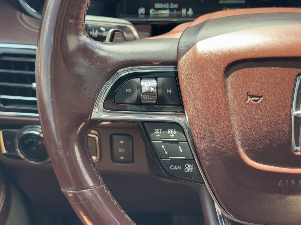 2019 Lincoln Navigator Image 17