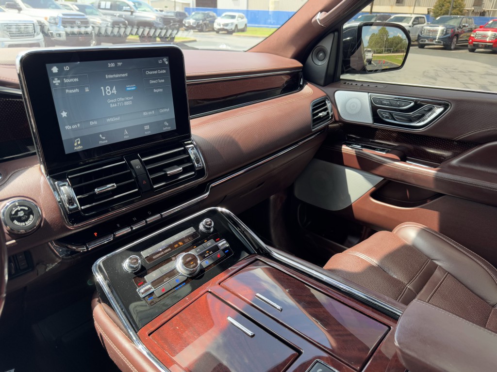 2019 Lincoln Navigator Image 22