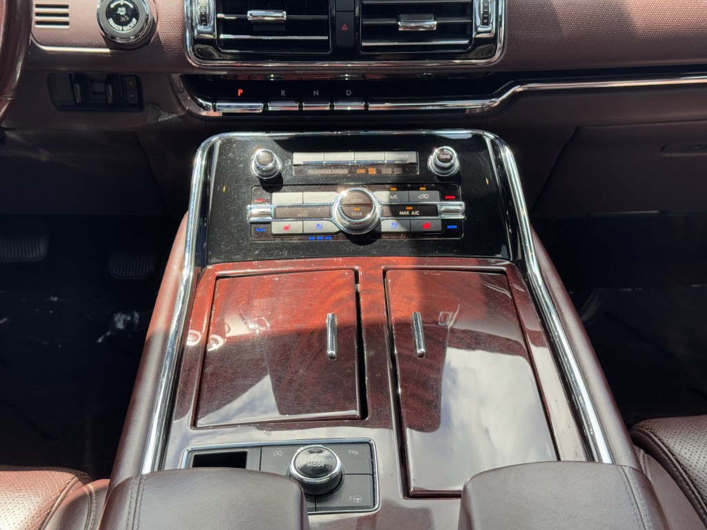 2019 Lincoln Navigator Image 23