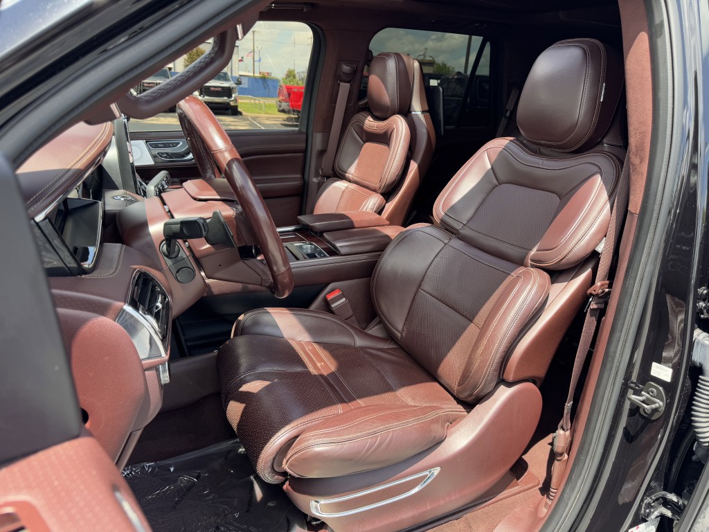 2019 Lincoln Navigator Image 27