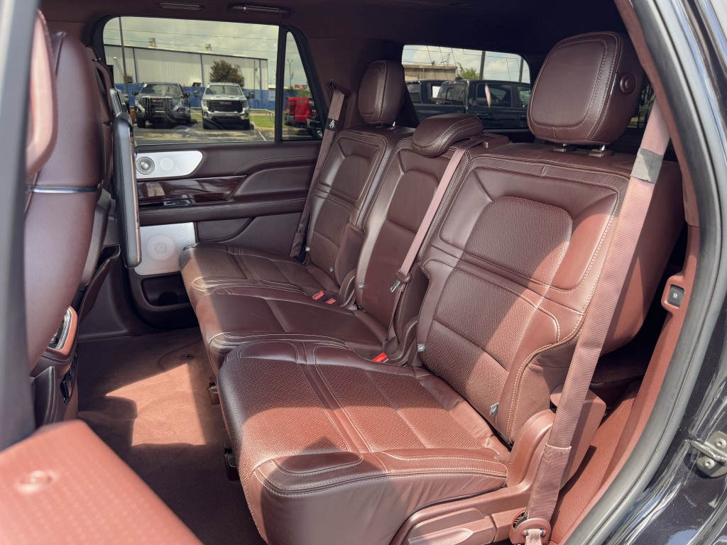 2019 Lincoln Navigator Image 30