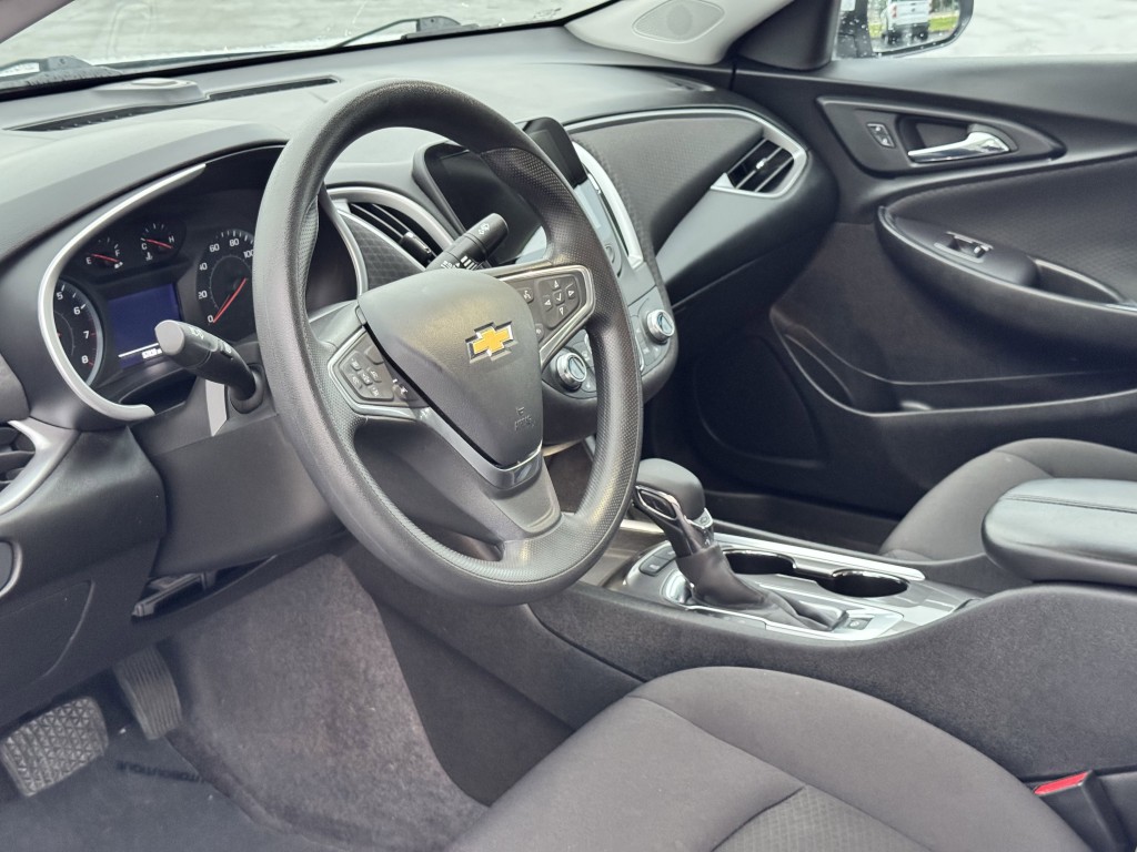 2022 Chevrolet Malibu Image 12
