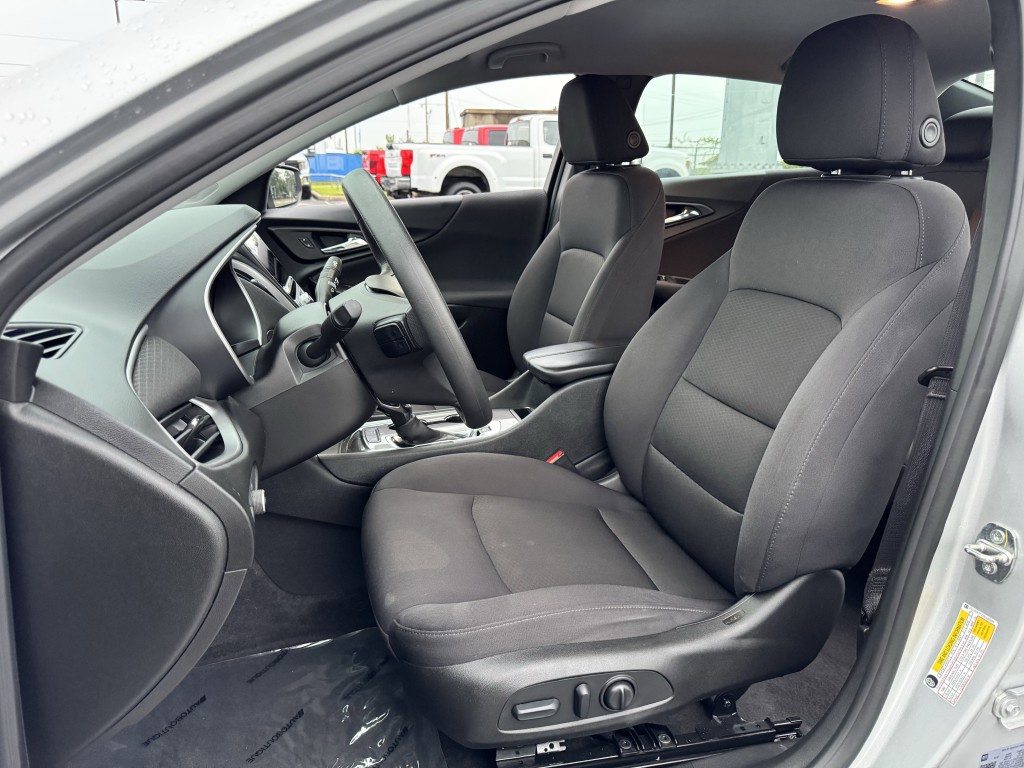 2022 Chevrolet Malibu Image 24