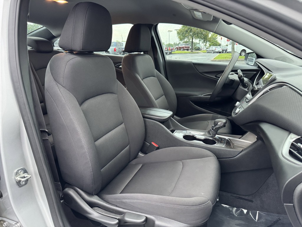2022 Chevrolet Malibu Image 25