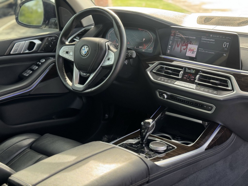 2019 BMW X7 Image 17