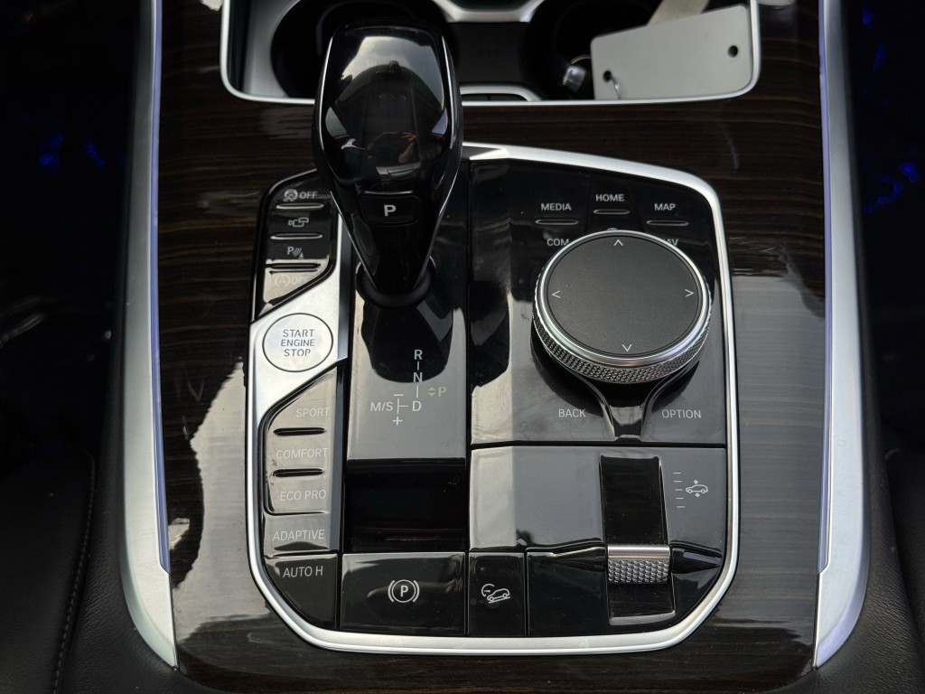 2019 BMW X7 Image 26