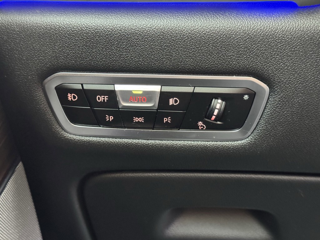 2019 BMW X7 Image 27