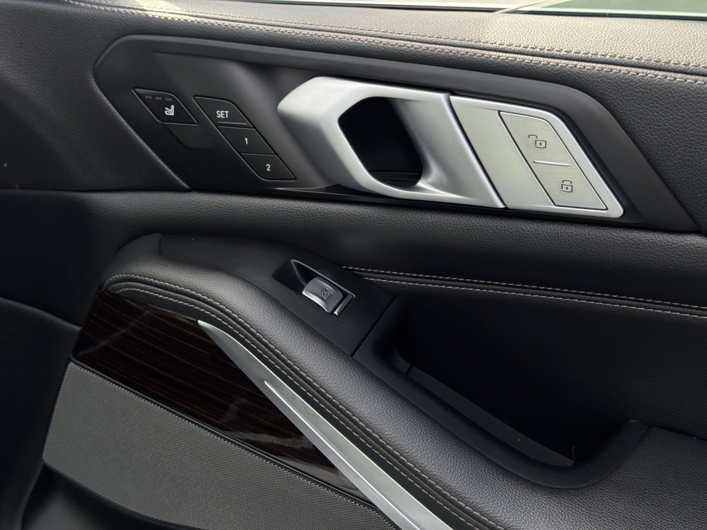 2019 BMW X7 Image 30