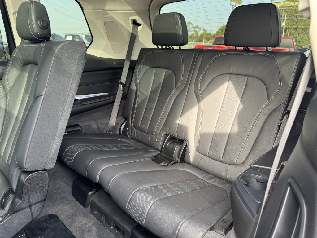 2019 BMW X7 Image 35