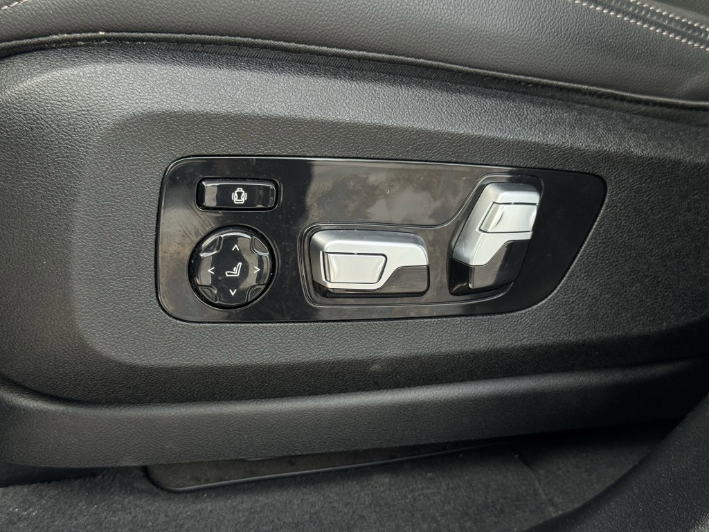 2019 BMW X7 Image 41