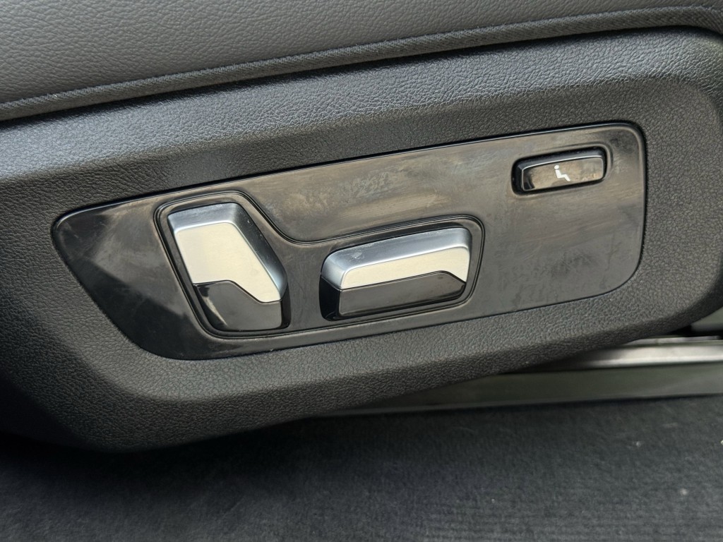 2019 BMW X7 Image 43