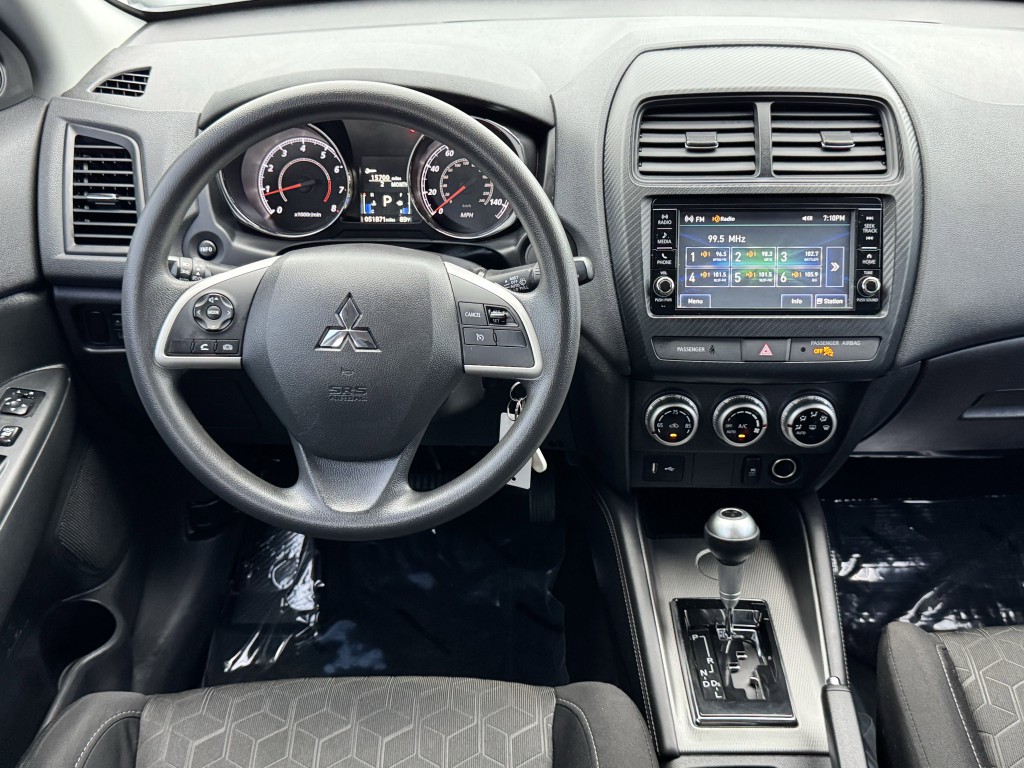 2021 Mitsubishi Outlander Image 14