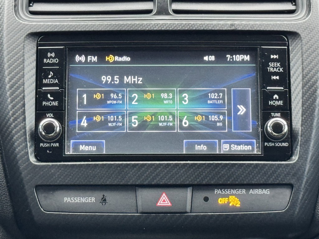 2021 Mitsubishi Outlander Image 19