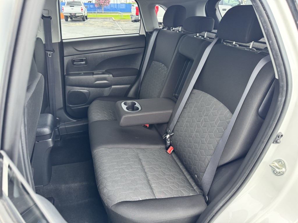 2021 Mitsubishi Outlander Image 27