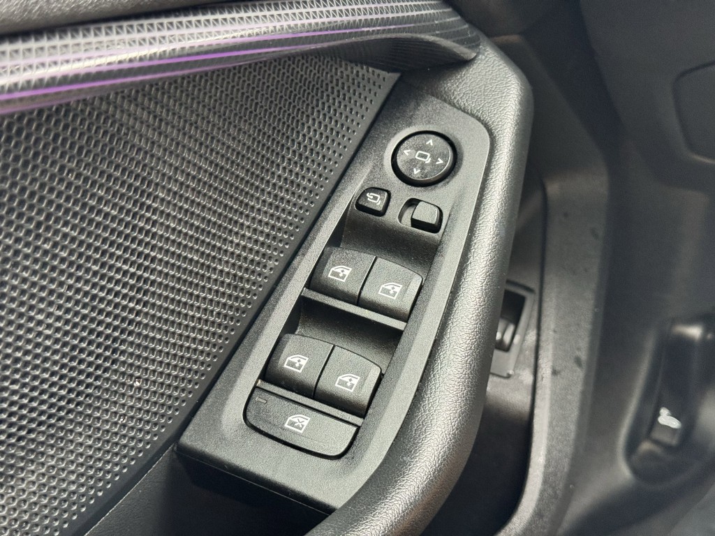 2021 BMW 2 Series Image 21