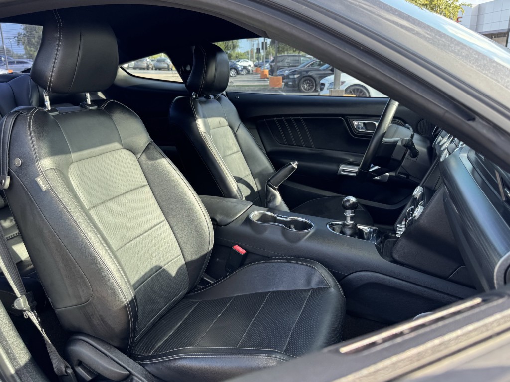 2017 Ford Mustang Image 22