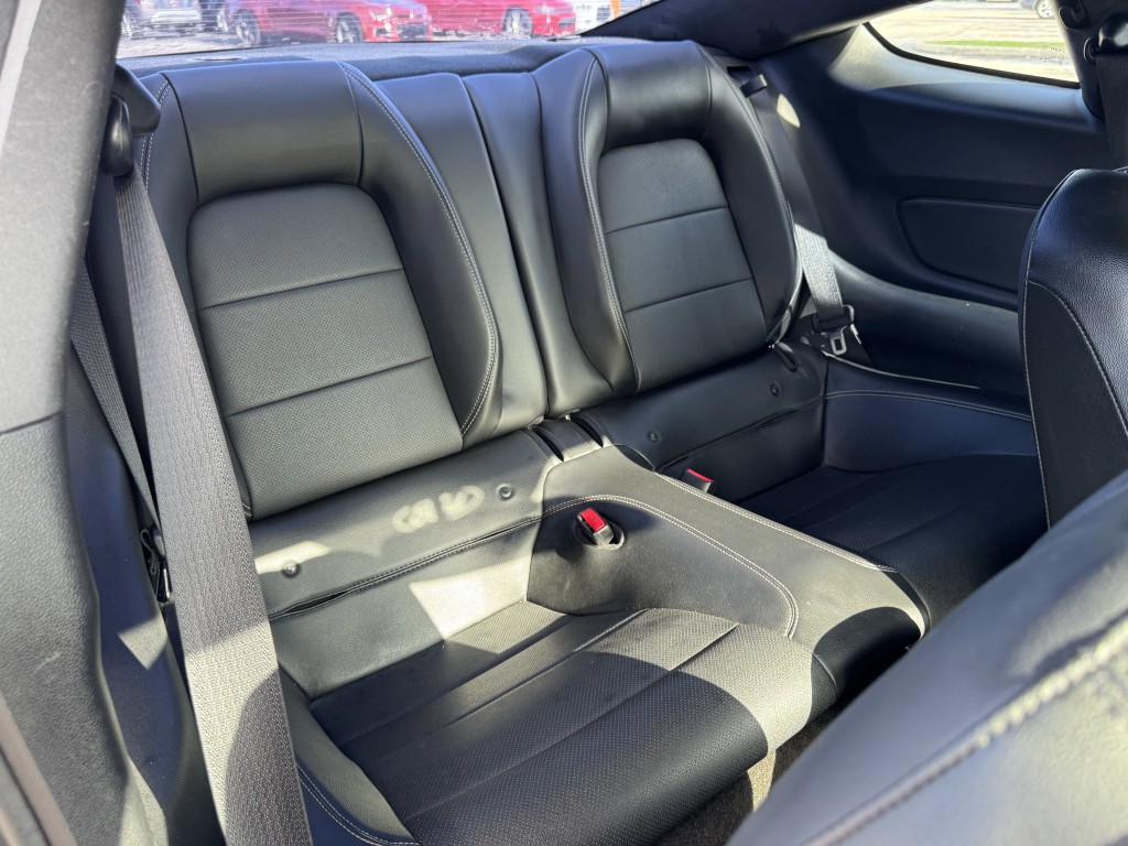 2017 Ford Mustang Image 23